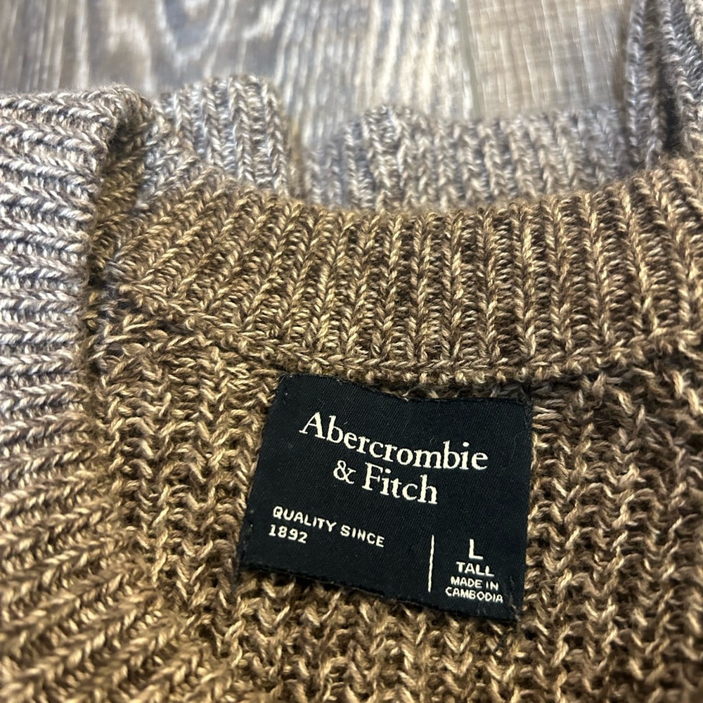 Abercrombie & Fitch Crewneck Sweater